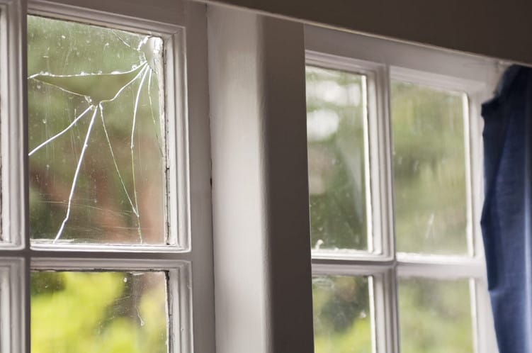 cracked glass window repair for a house